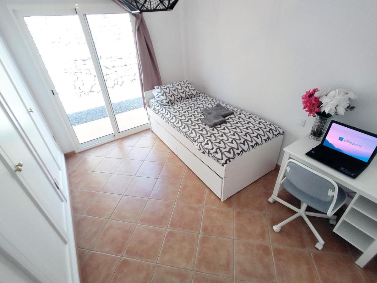 Вилла Casa Geminis, Relax, Sol Y Jacuzzi Тарахалехо Экстерьер фото